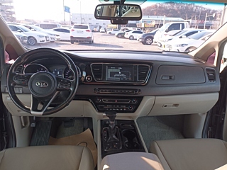 KIA CARNIVAL 2017