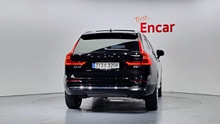 VOLVO XC60 2022
