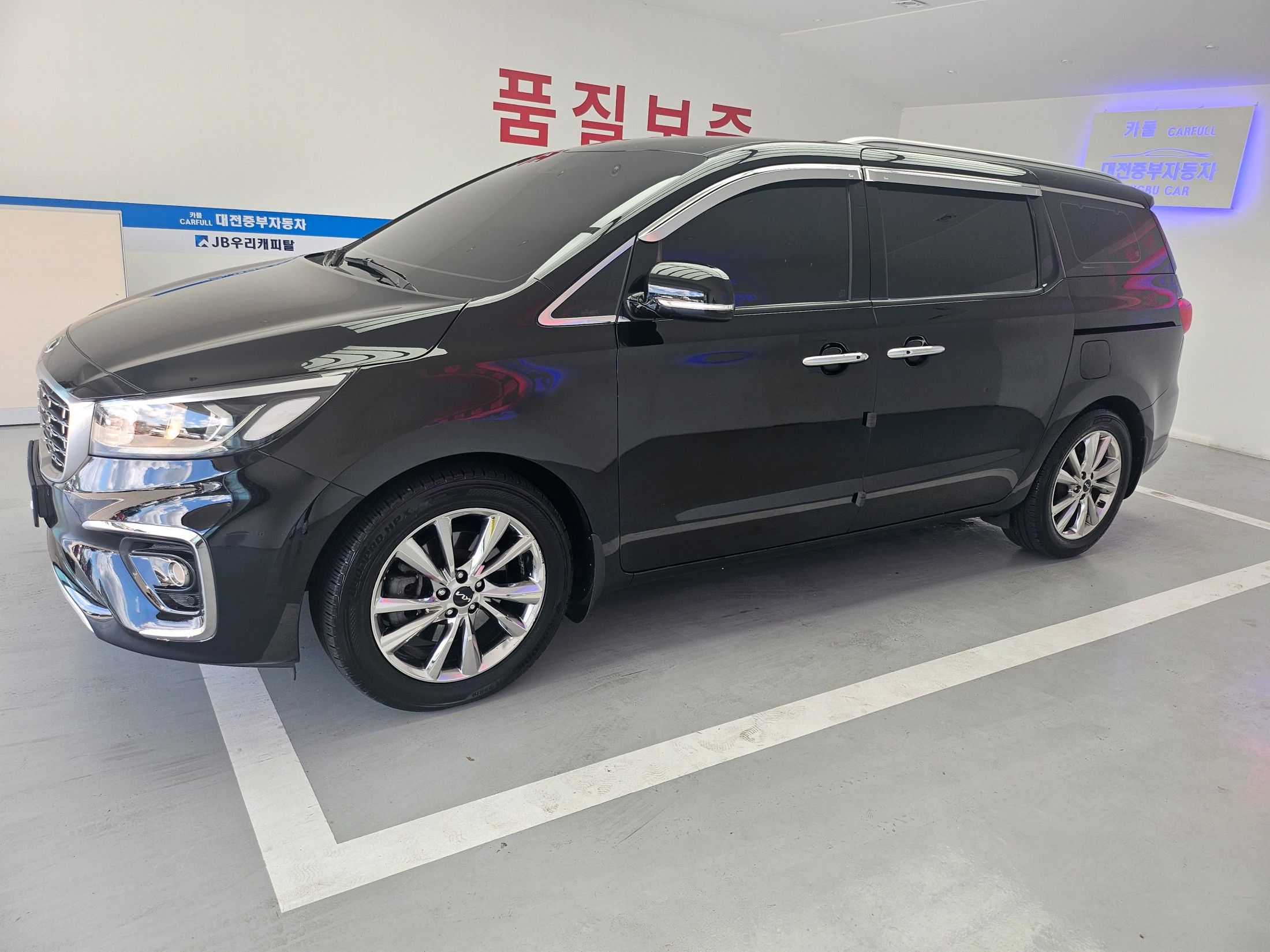 KIA CARNIVAL 2019