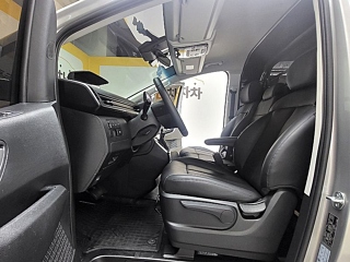 HYUNDAI STARIA 2025