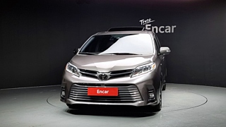 TOYOTA SIENNA 2018
