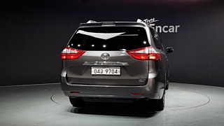 TOYOTA SIENNA 2018