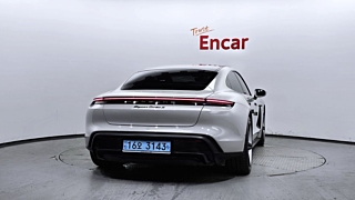 PORSCHE TAYCAN 2021