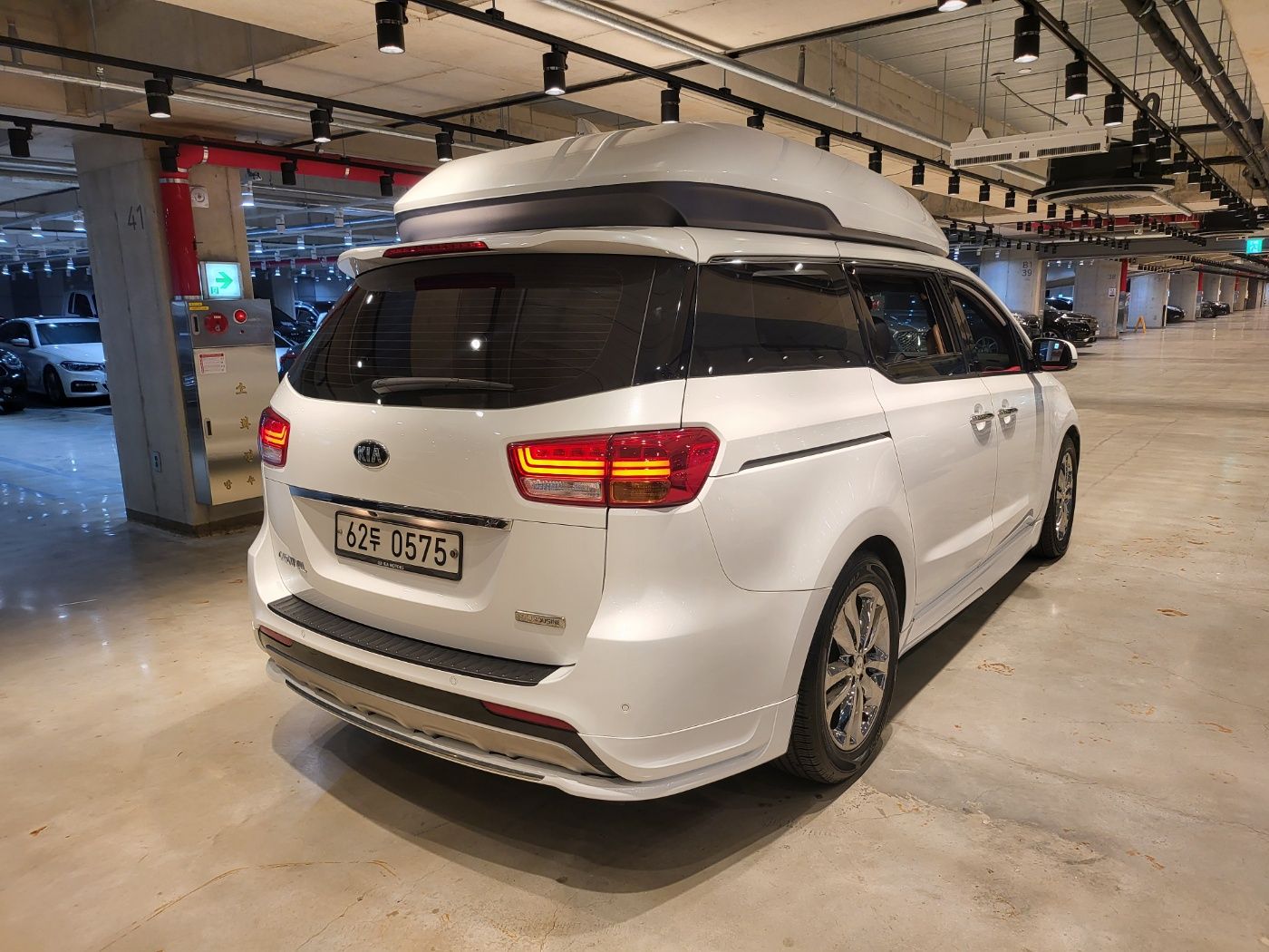 KIA CARNIVAL 2015