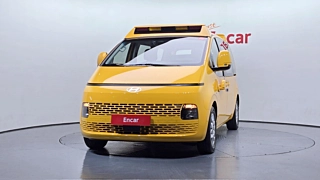 HYUNDAI STARIA 2024