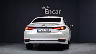 LEXUS ES300H  7 GENERATION Executive 2023