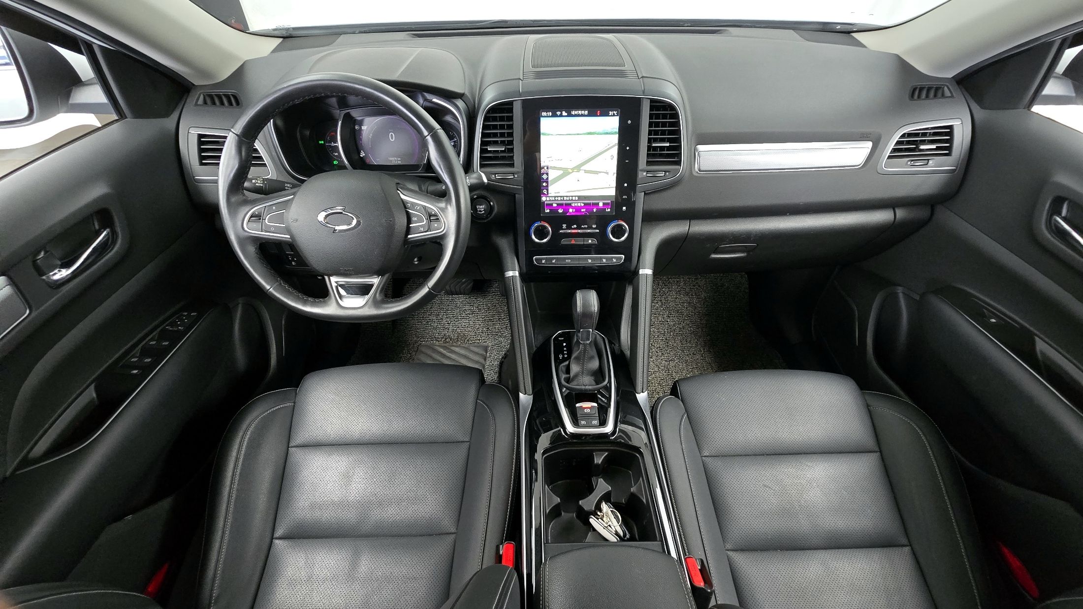 SAMSUNG QM6 2020