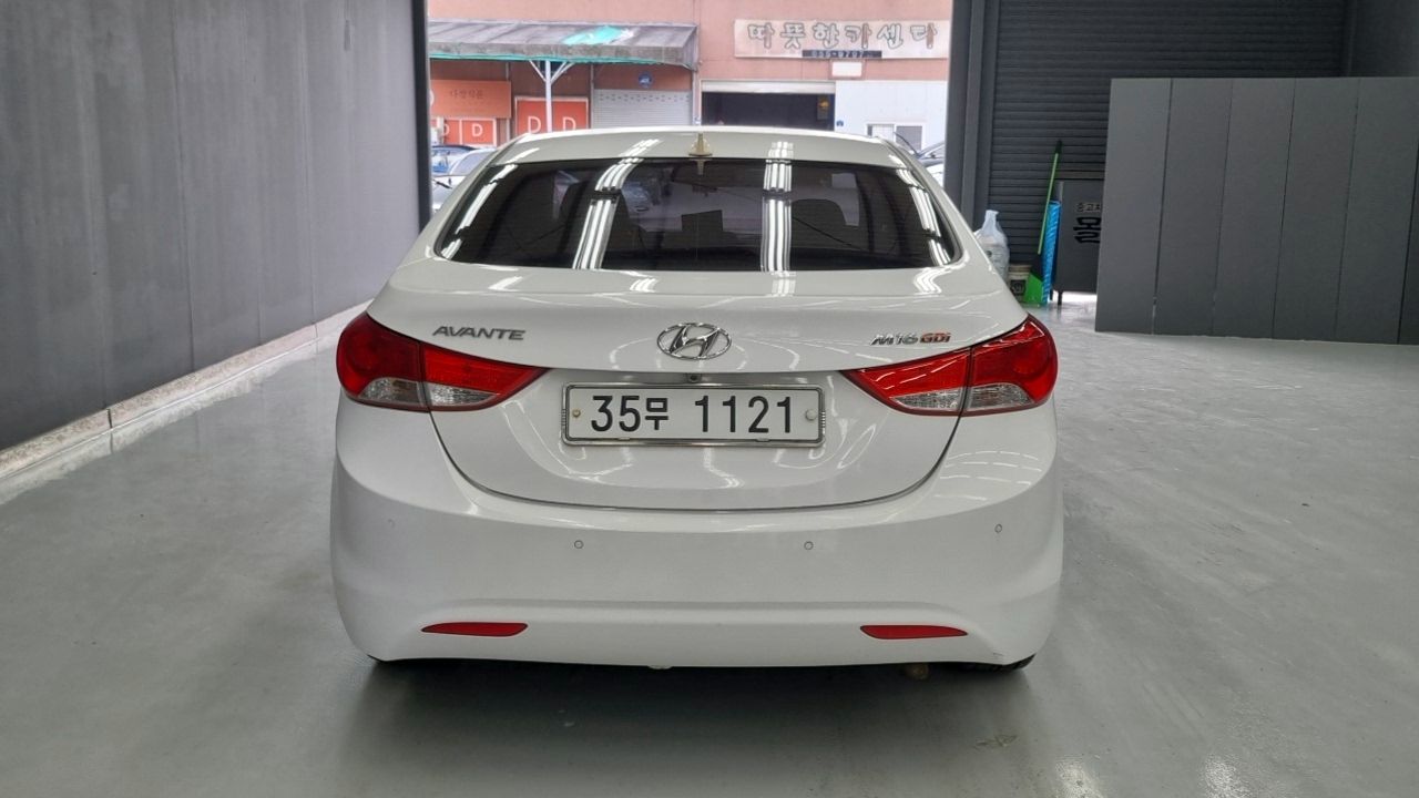 HYUNDAI AVANTE MD 2012