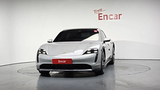 PORSCHE TAYCAN 2022