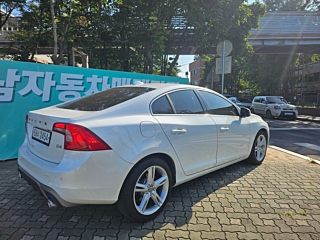 VOLVO S60 2016