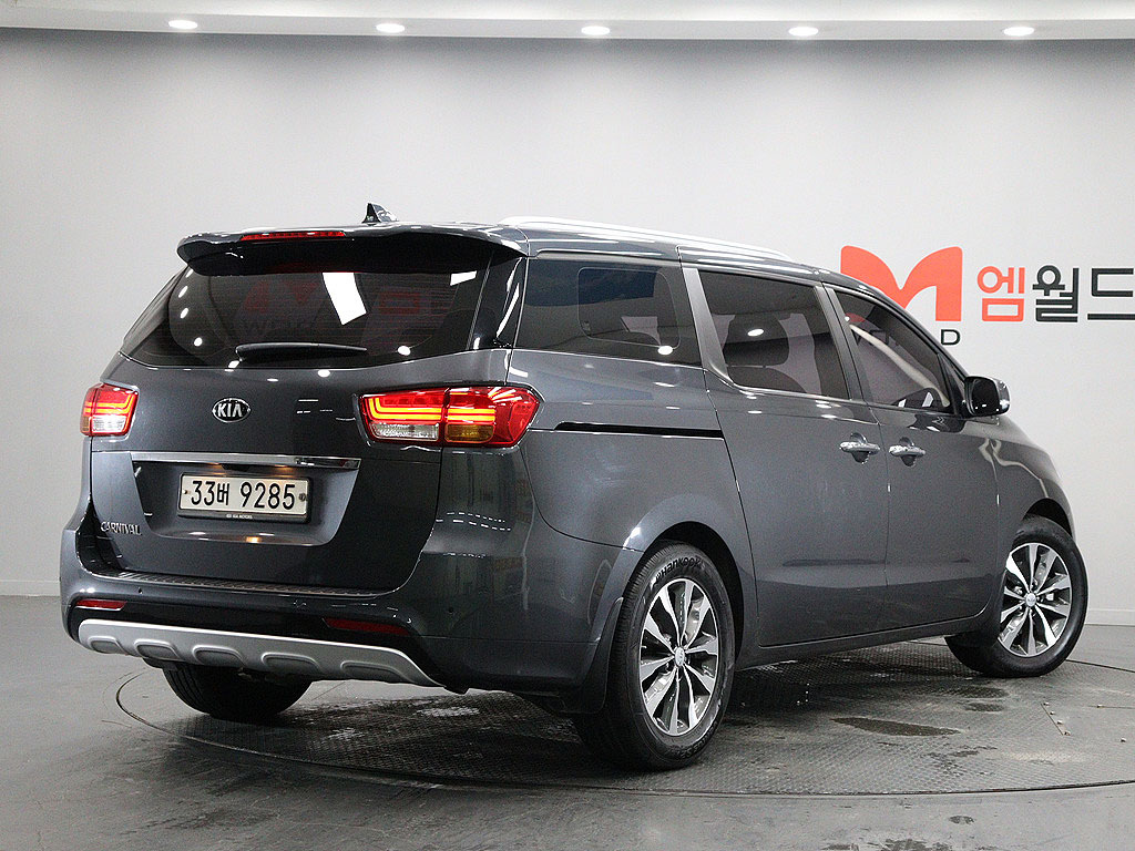KIA CARNIVAL 2017