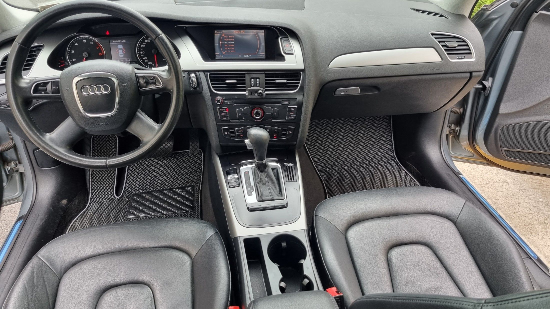 AUDI A4 2010