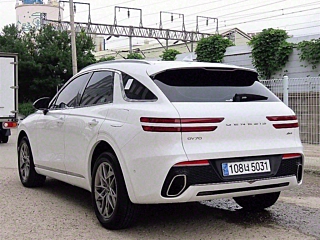 GENESIS GV70 2024
