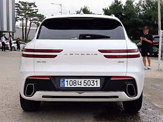 GENESIS GV70 2024