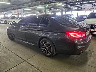 BMW 5-SERIES G30 2017