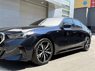 BMW 5-SERIES G60 2025
