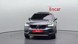 VOLVO XC40 2019
