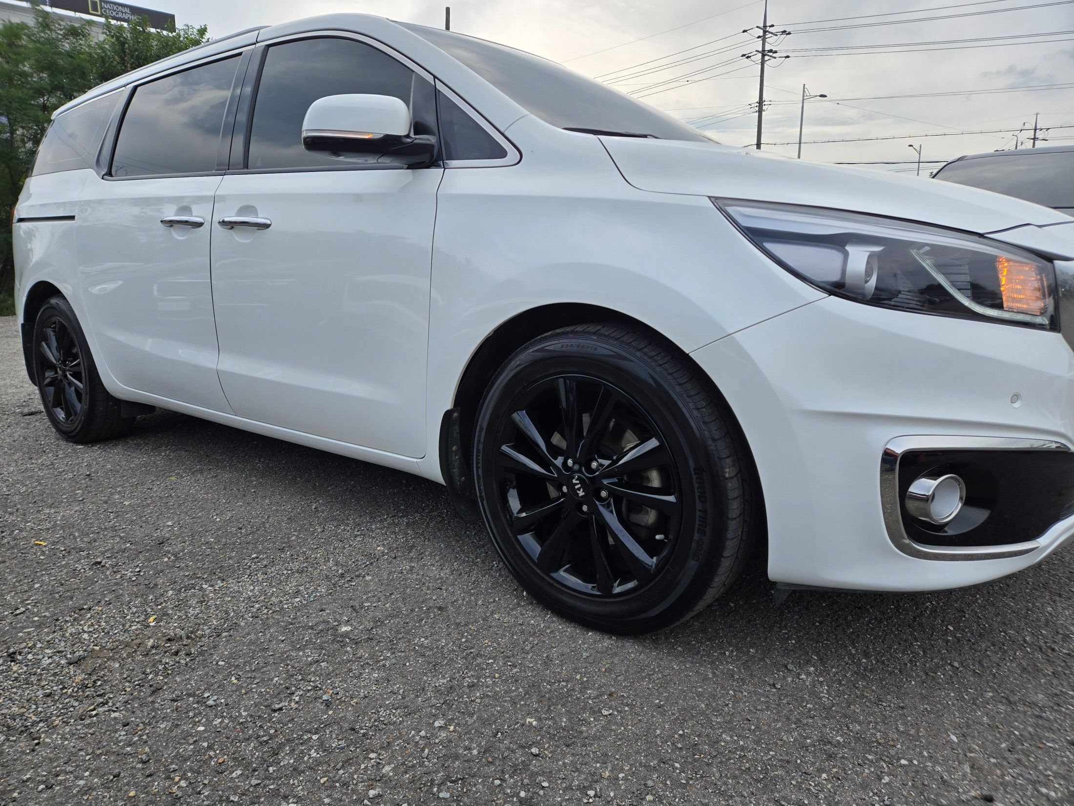 KIA CARNIVAL 2017