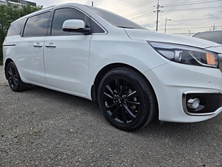 KIA CARNIVAL 2017