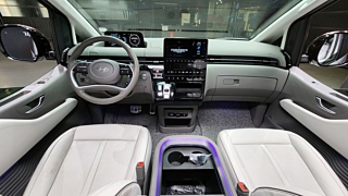 HYUNDAI STARIA 2024