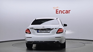 MERCEDES BENZ E-CLASS W213 2018