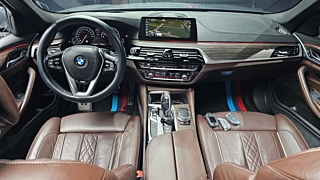 BMW 5-SERIES G30 2017