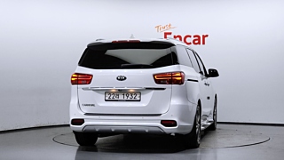 KIA CARNIVAL 2018