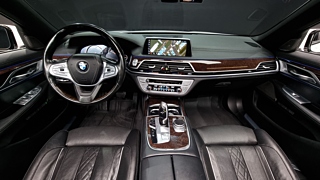 BMW 7-SERIES G11 2016
