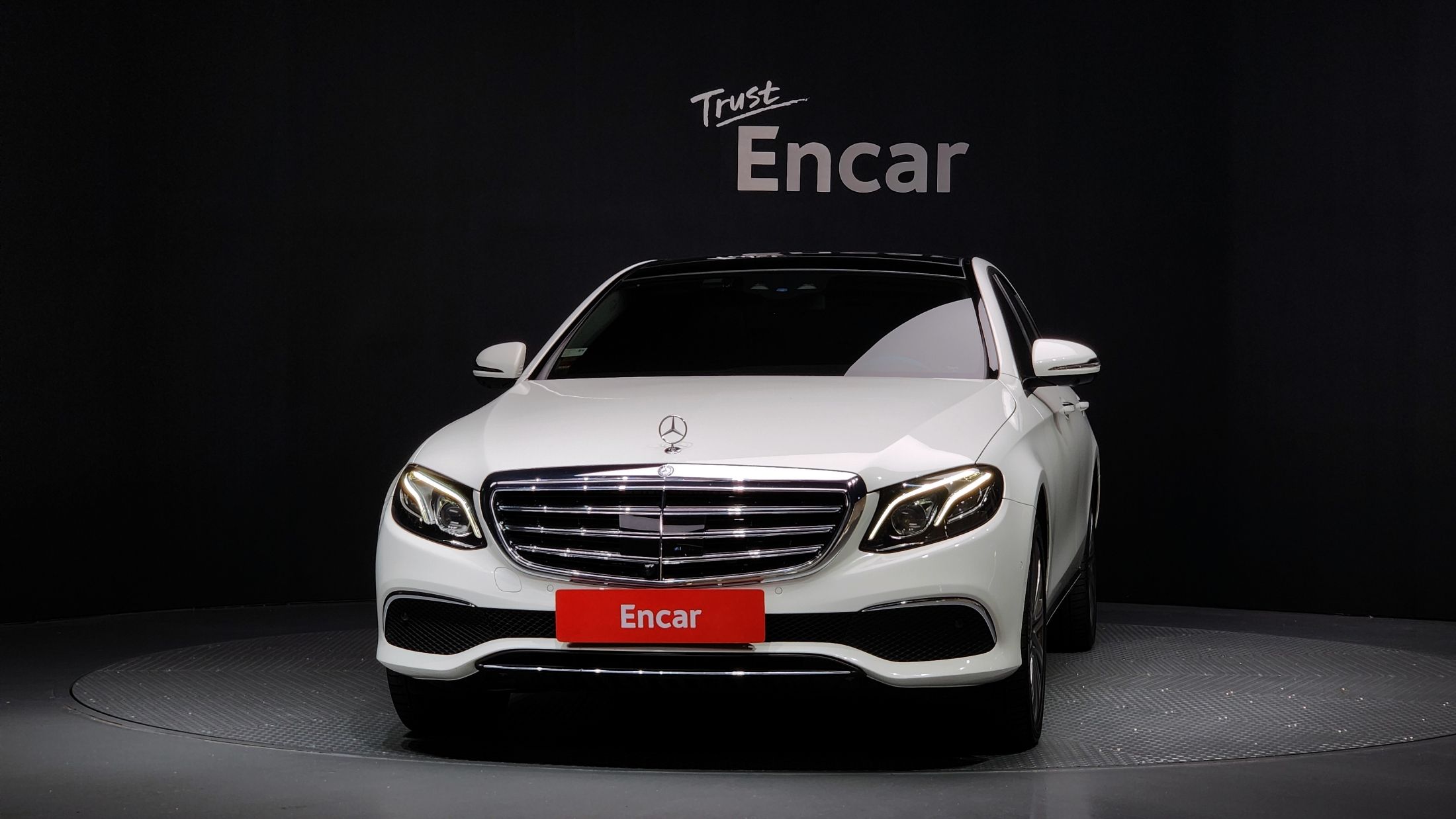 MERCEDES BENZ E-CLASS W213 2017