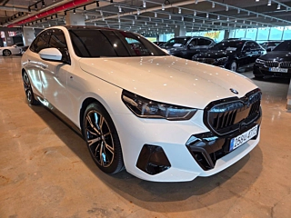 BMW 5-SERIES G60 2025