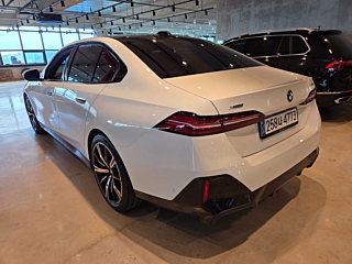 BMW 5-SERIES G60 2025