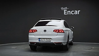 VOLKSWAGEN PASSAT GT B8 2022