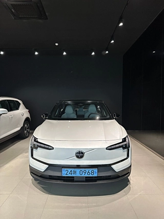 Заказать VOLVO EX30