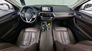 BMW 5-SERIES G30 2019