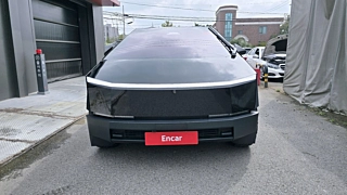 TESLA CYBERTRUCK 2024