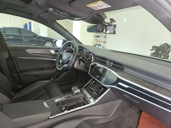 AUDI A6 C8 2021