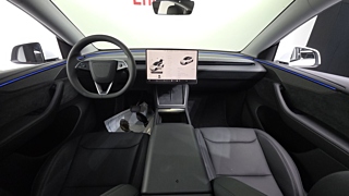 TESLA MODEL Y 2025
