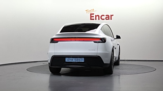TESLA MODEL Y 2025