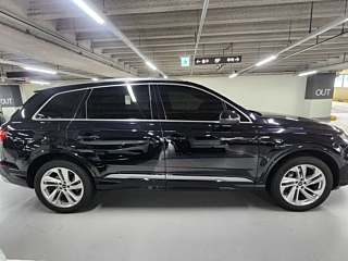AUDI Q7 4M 2021