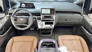 HYUNDAI STARIA 2025