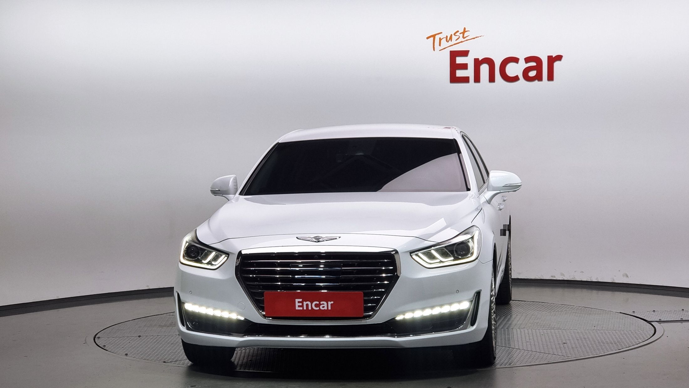 GENESIS EQ900 2018