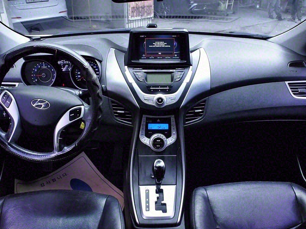 HYUNDAI AVANTE MD 2012