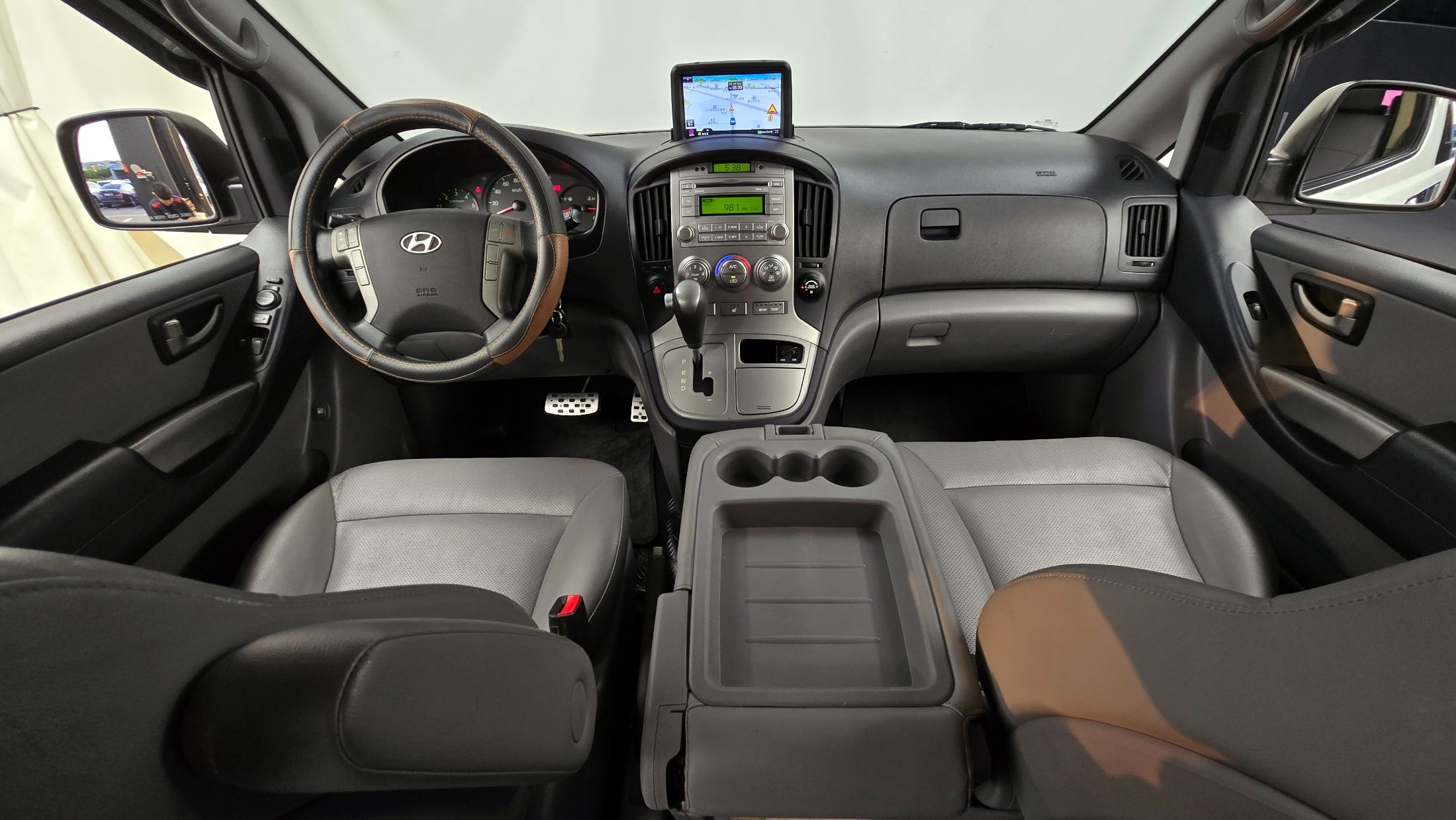 HYUNDAI STAREX GRAND 2015