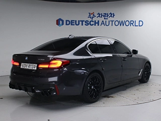 BMW 5-SERIES G30 2019