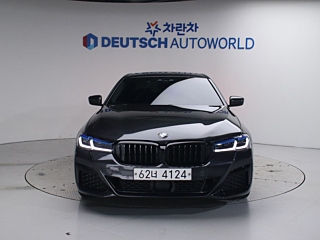 BMW 5-SERIES G30 2019