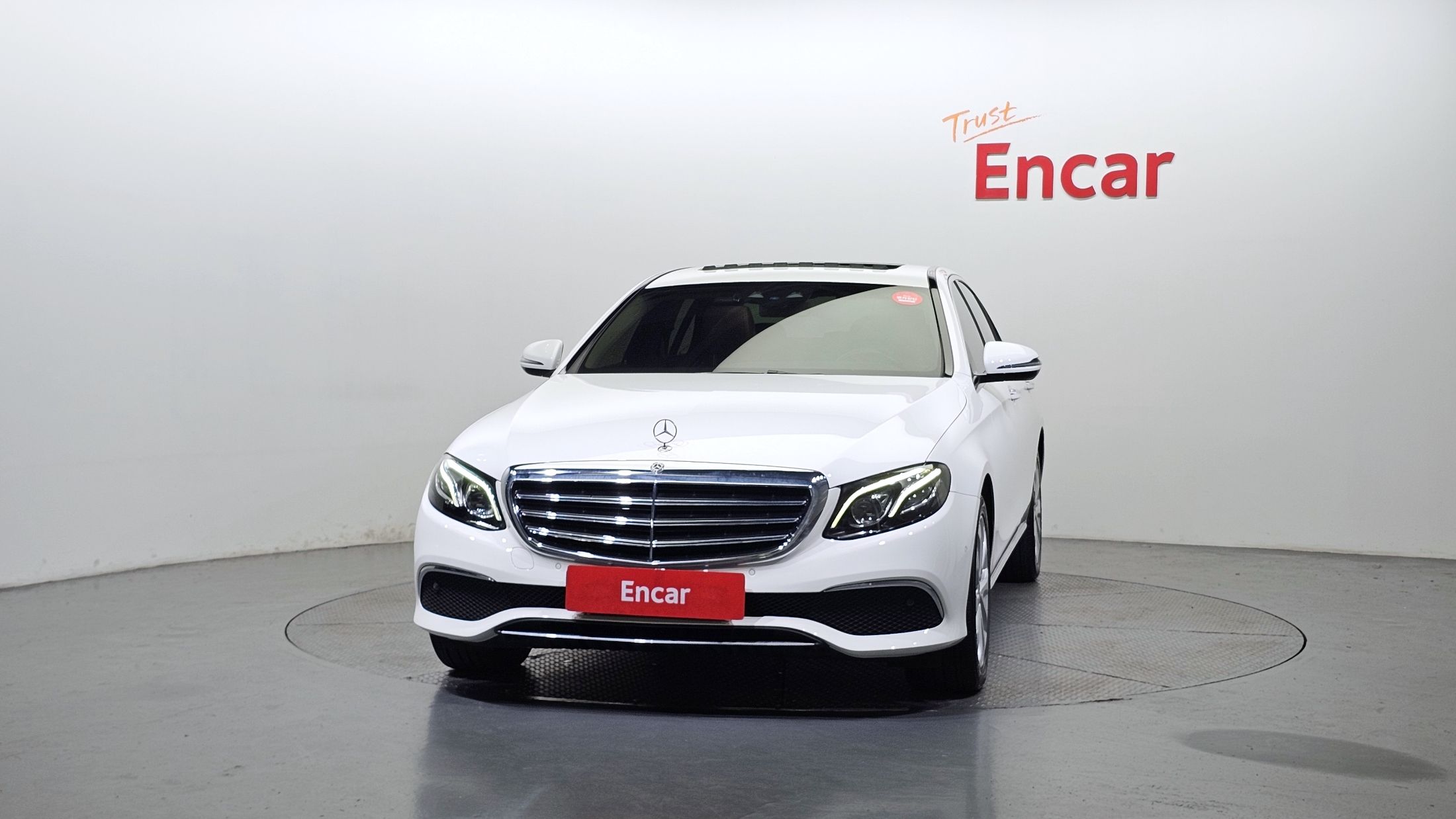 MERCEDES BENZ E-CLASS W213 2017