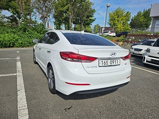 HYUNDAI AVANTE AD 2016