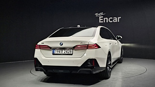 BMW 5-SERIES G60 2024