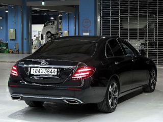 MERCEDES BENZ E-CLASS W213 2017