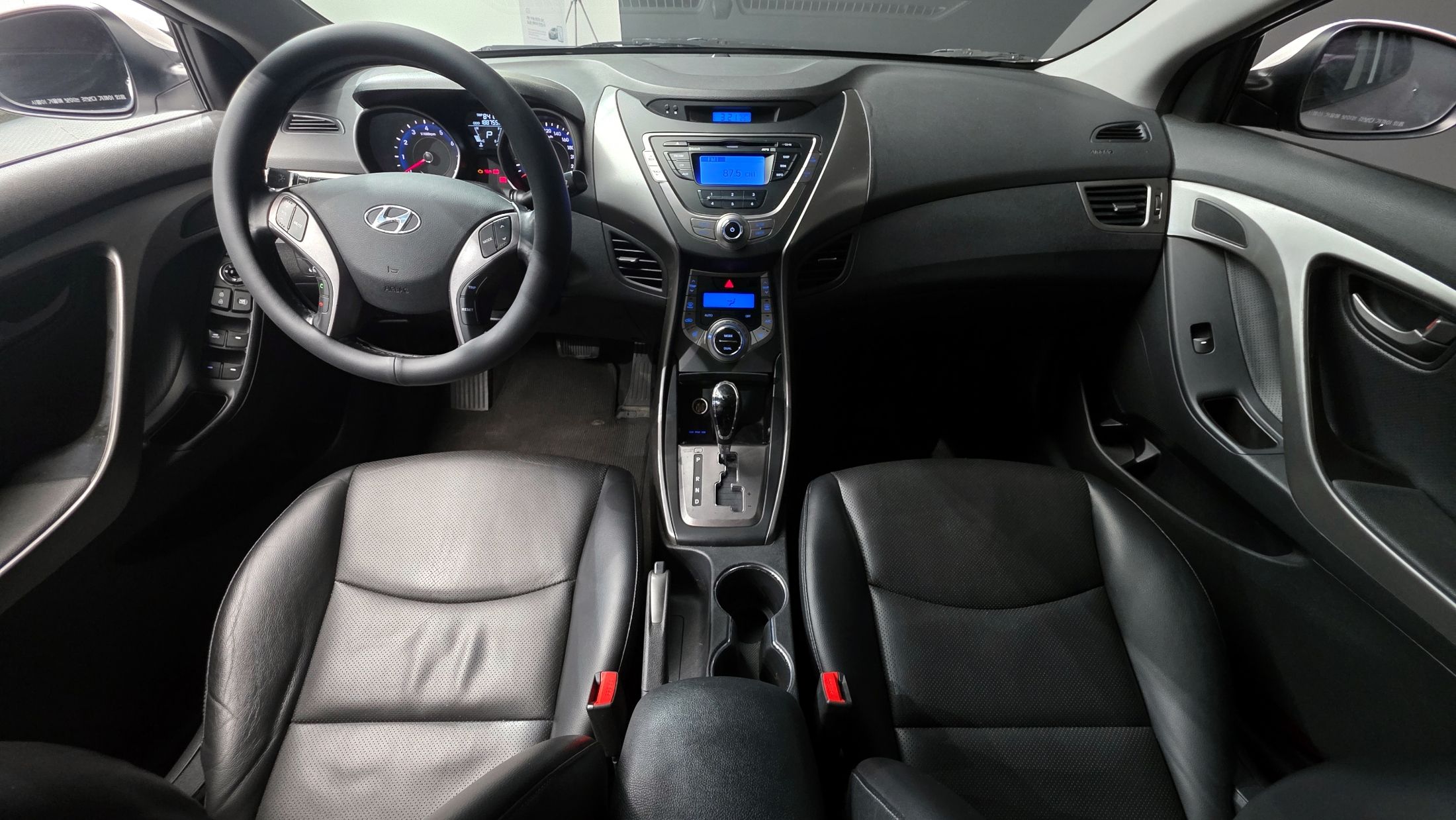 HYUNDAI AVANTE MD 2012